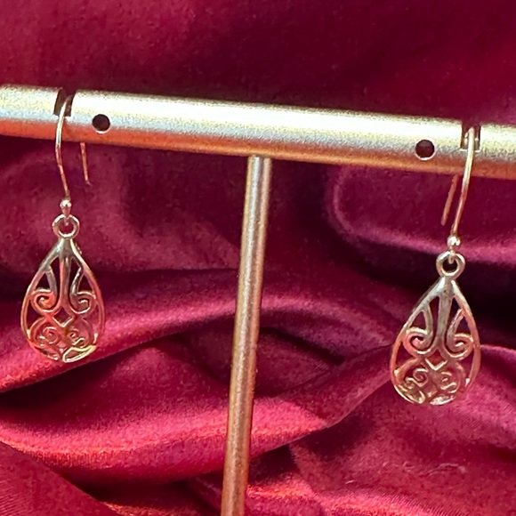 925 Sterling Silver Teardrop Filigree Dangle Earrings - Picture 4 of 11